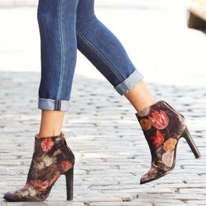 Joie Blayze Floral Velvet Boots/Booties Size 9.5